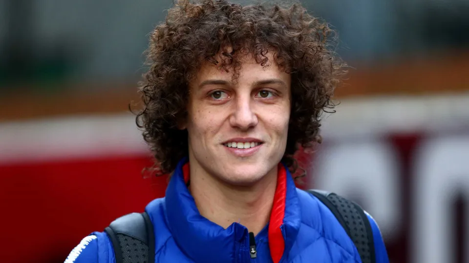 Advogados deixam defesa de David Luiz em caso de ameaça e perseguição