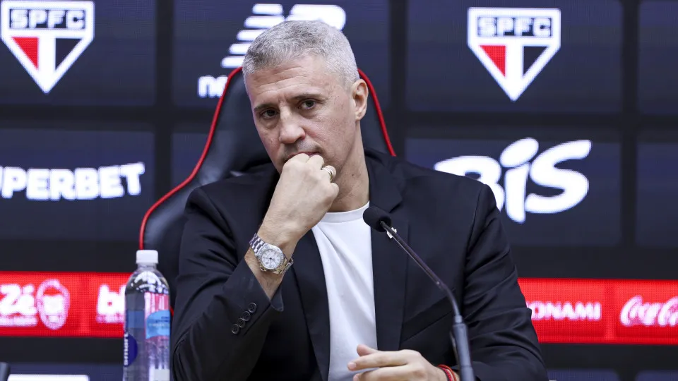 Crespo tem motivos para sorrir, mas vive incerteza antes da Libertadores
