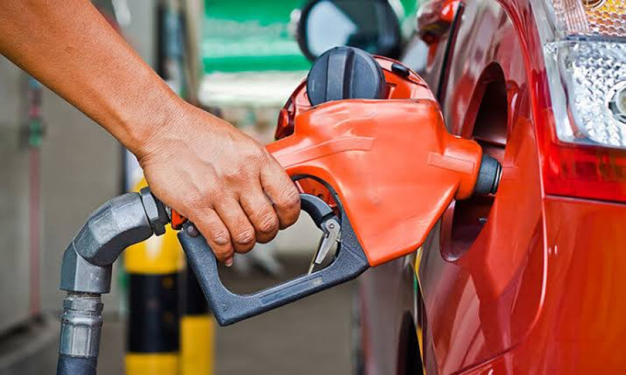 Gasolina terá redução de 4,9% a partir desta terça-feira