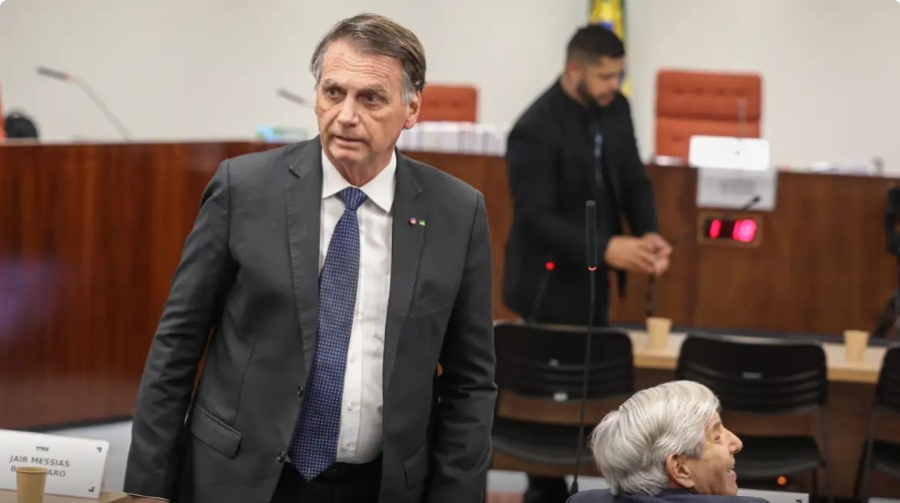 Bolsonaro tem condenação impressa no diário da Justiça